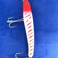 ماهی مصنوعی سفید سر قرمز