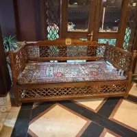 تخت+میز و صندلی چوبی رستورانی