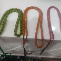 تسبیح کهربا گندمی رنگ گرفته کنه با سندلوس 51عددی