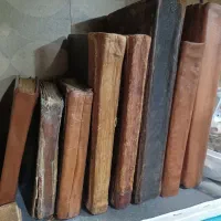 ۷ جلد کتاب خطی تاریخی قدمت بالای ۲۰۰ سال