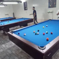 میز ببلیارد حرفه ای و کاملا سالم فقط یدونش مونده