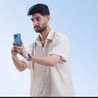 فیلمبردار (با موبایل آیفون)