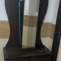 جاکفشی و رخت آویز