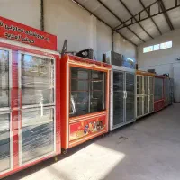 فروشنده تعدادی یخچال ایستاده//قصابی کبابی سوپری//