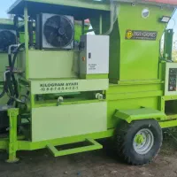 یک دستگاه پرس کاه (هیدروپرس) بسته بندی کاه