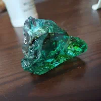 سنگ آبسیدین سبز معدنی نمونه استثنایی