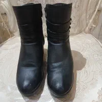 پوتین مشکی سایز ۳۹ به چهل هم میخوره۱۵۰۰۰ت|کیف، کفش، کمربند|اردبیل, |دیوار