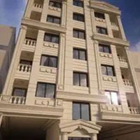 دو کارگر وارد به کار بر داربست