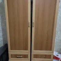 ۲ عدد کمد سالم و تلویزیون قدیمی روشن