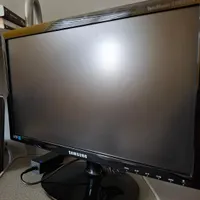 فروش فوری دو عدد مانیتور سامسونگ (LED و LCD)|قطعات و لوازم جانبی رایانه|بندرعباس, |دیوار