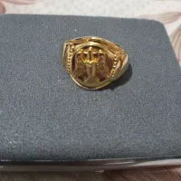 انگشتر عقابی و دستکش خلبانی