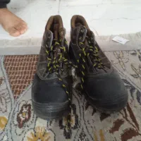 دو جفت کفش  کار سر آهنی نونو