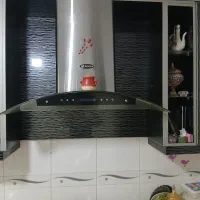 کابینت کارکرده همراه با هود اشپزخانه|آب‌چکان و نظم‌دهنده ظروف|قم, بنیاد|دیوار