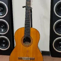 گیتار یاماها سی هفتاد