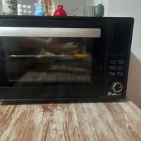 یک عدد آون توستر کاملا سالم مارک داتیس