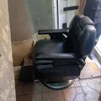 یک عدد تابلو شیشه ای صندلی vip|آرایشگاه و سالنهای زیبایی|همدان, |دیوار