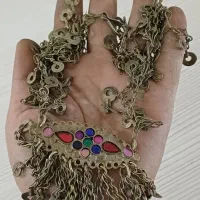 گردنی و دستبند های ورشو بسیار قدیمی|کلکسیون اشیاء عتیقه|دماوند, گیلاوند|دیوار