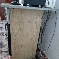 میز کامپیوتر در حد نو محکم و سنگین|میز تحریر و کامپیوتر|اردبیل, |دیوار