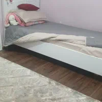 تخت تک نفره جوان