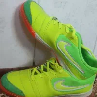 جفت کفش فوتبالی نو نو نو|کیف، کفش، کمربند|خرمآباد, |دیوار