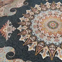 یک عدد فرش ۱۲ متری و چهار تا پشتی