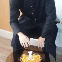 مانکن مرد قاجار نشسته