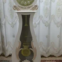 ساعت کنار سالنی