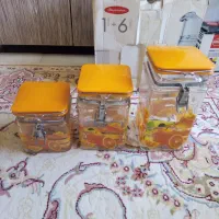 تعدادی ظرف|ظروف سرو و پذیرایی|شهرکرد, |دیوار