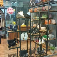 مغازه کیف،کفش(فروش کل لوازم داخل مغازه دکور،اجناس)|فروشگاه و مغازه|چالوس, |دیوار