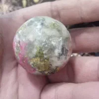 سنگهای گرانبها|کلکسیون اشیاء عتیقه|رباط‌کریم, رباط‌کریم|دیوار