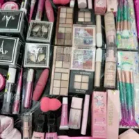 پک کامل لوازم آرایشی با کیف ارایش و براش 4تیکه