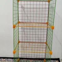 چند عدد قفسه فلزی برای کتابخانه