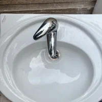 روشویی تمیز در حد نو|لوازم سرویس بهداشتی|کیش, |دیوار