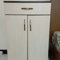 جا کفشی نو مدتی تو اتاق بدون استفاده بوده