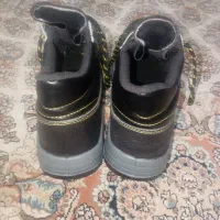 فروش فوری یک جفت کفش ایمنی|کیف، کفش، کمربند|اصفهان, شهرک امام خمینی|دیوار