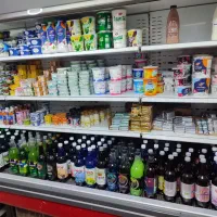 کارگر ساده برای چیدمان هایپر مارکت