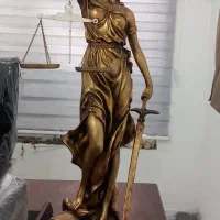 استخدام وکیل پایه یک