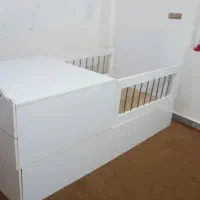 تخت دو منظوره نوزاد