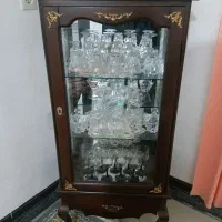 بوفه و وسایل داخل