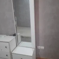 تخت دونفره وایینه میز ارایش