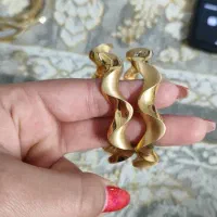 مقداری طلا نو نو ۲۰۰ بالای تابلو