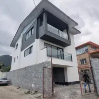 ۳۰۰ متر ویلای سه خواب با استخر