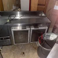 فروش کلیه وسایل رستوران کلی و جزئی