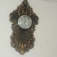 ساعت دیواری طلایی سالم بدون ایراد است نو 500 هزار