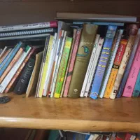 فروش کتب دیوان سهراب و منطق و تیر  و شمس تبریزی و