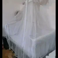 تخت کنارمادر