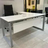 میز مدیریت پایه فلزی مدرن