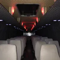 اتوبوس دربستی|خدمات حمل و نقل|اندیشه, اندیشه فاز ۳|دیوار