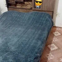 تخت خواب دونفره به همراه تشک یک نفره نوجوان