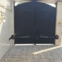 اجرای درب برقی . جک بازویی